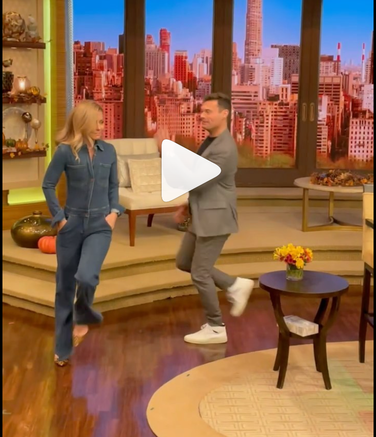 PureWow Feature | Kelly Ripa in Rivet Utility